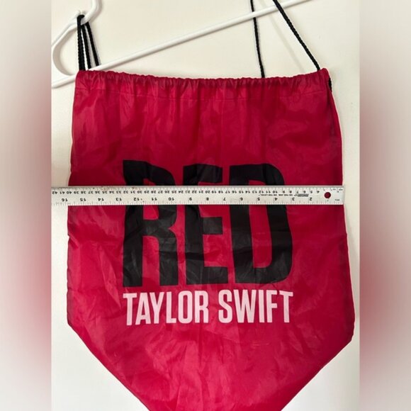 RED TAYLOR SWIFT LIGHTWEIGHT CINCH BACKPACK - Picture 3 of 4